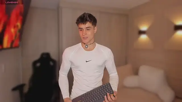 thomklein online show from April 15, 6:37 pm