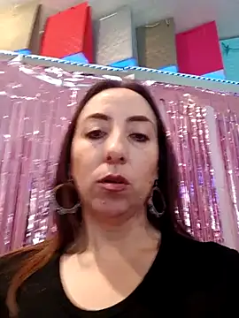 Snapshot of Mia_Novikov chatting on May 5, 5:10 pm Mia Novikov online show from May 5, 5:10 pm