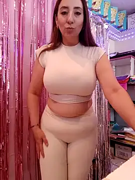 Snapshot of Mia_Novikov chatting on June 18, 12:00 am Mia Novikov online show from June 18, 12:00 am