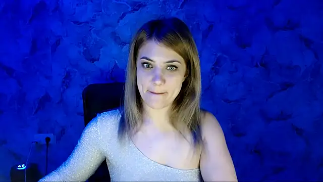 Snapshot of nika_gold1 chatting on April 12, 3:17 pm nika gold1 online show from April 12, 3:17 pm
