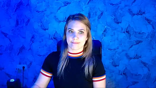 Snapshot of nika_gold1 chatting on April 14, 6:03 pm nika gold1 online show from April 14, 6:03 pm