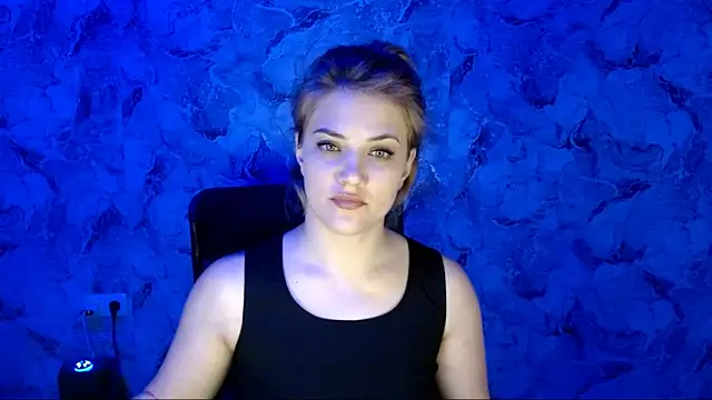 Snapshot of nika_gold1 chatting on May 10, 7:41 pm nika gold1 online show from May 10, 7:41 pm