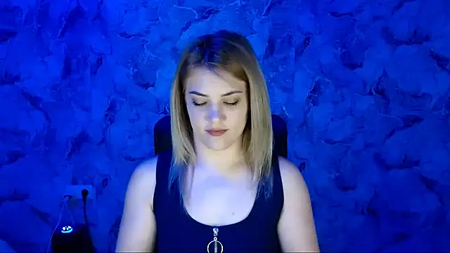 Snapshot of nika_gold1 chatting on May 11, 3:07 pm nika gold1 online show from May 11, 3:07 pm