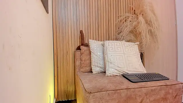 sofhiaa adaams online show from February 3, 10:59 pm