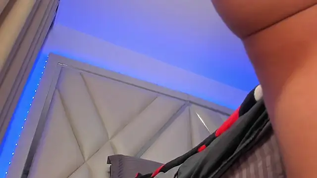 andreafernandz online show from January 5, 7:38 am