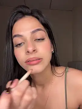 Snapshot of violetta-brown1 chatting on November 9, 3:38 am violetta-brown1 online show from November 9, 3:38 am