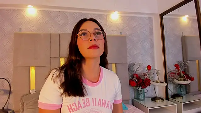 Snapshot of Camilaa_Sanchez_ chatting on May 20, 12:44 pm Camilaa Sanchez online show from May 20, 12:44 pm