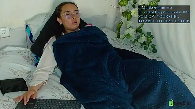 Hot Candy  online show from April 23, 3:52 am