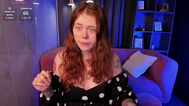 SophiePure online show from February 15, 8:05 pm