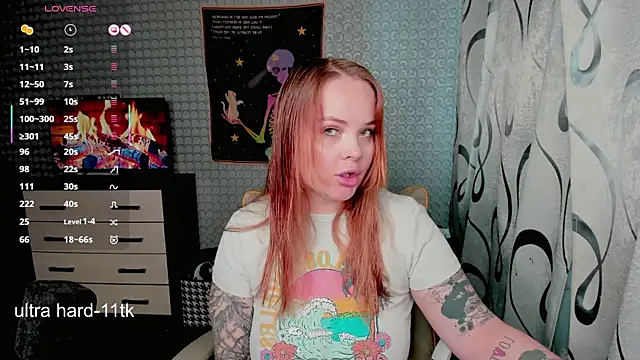 Snapshot of flower_sarah_ chatting on June 17, 2:25 am flower sarah online show from June 17, 2:25 am