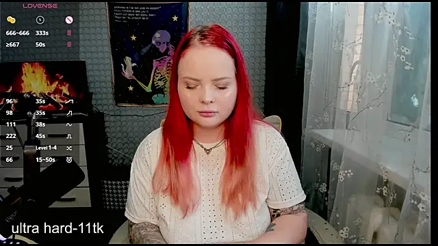 Snapshot of flower_sarah_ chatting on August 3, 2:44 pm flower sarah online show from August 3, 2:44 pm