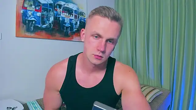 Snapshot of Samuel_Andrew chatting on December 13, 11:55 am Samuel Andrew online show from December 13, 11:55 am