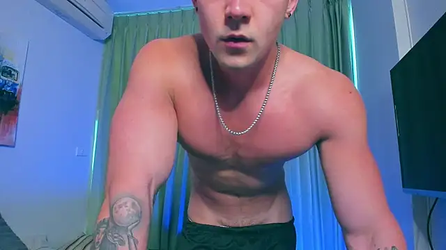 Snapshot of Samuel_Andrew chatting on January 5, 1:35 am Samuel Andrew online show from January 5, 1:35 am