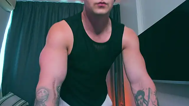 Snapshot of Samuel_Andrew chatting on February 17, 8:41 am Samuel Andrew online show from February 17, 8:41 am