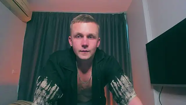 Snapshot of Samuel_Andrew chatting on March 16, 11:27 am Samuel Andrew online show from March 16, 11:27 am