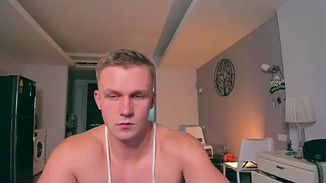 Snapshot of Samuel_Andrew chatting on October 31, 6:03 am Samuel Andrew online show from October 31, 6:03 am