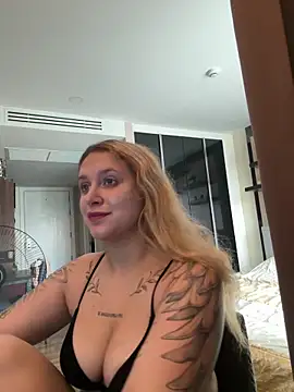 ellielawson online show from October 25, 8:55 am