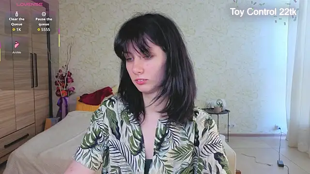 Snapshot of JulisSweet chatting on June 23, 7:17 am JulisSweet online show from June 23, 7:17 am