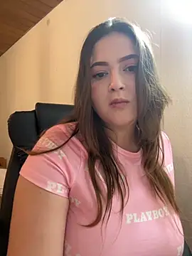 Snapshot of Kamilla_Loop chatting on October 29, 9:38 pm Kamilla Loop online show from October 29, 9:38 pm