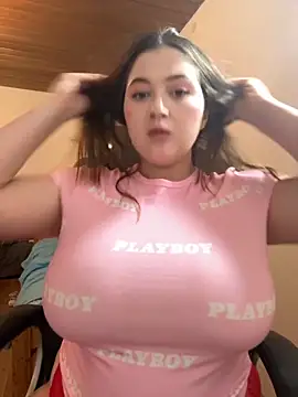 Snapshot of Kamilla_Loop chatting on November 16, 7:19 pm Kamilla Loop online show from November 16, 7:19 pm