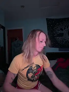 Snapshot of Cutetrans90 chatting on February 9, 6:54 am Cutetrans90 online show from February 9, 6:54 am