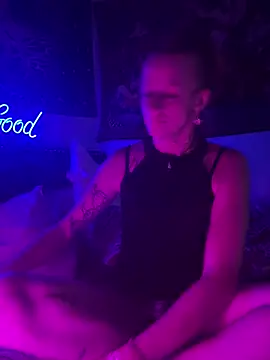 Snapshot of Cutetrans90 chatting on March 23, 8:37 am Cutetrans90 online show from March 23, 8:37 am