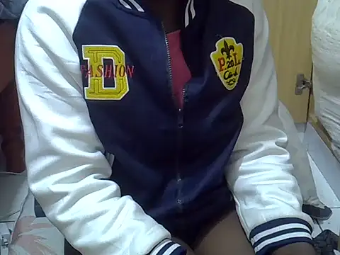 Snapshot of ebonyzoe chatting on July 5, 1:56 am ebonyzoe online show from July 5, 1:56 am
