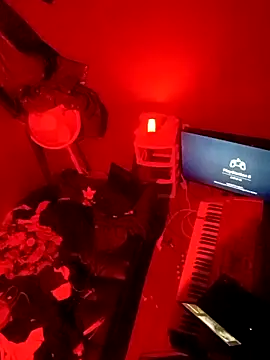 Snapshot of Babyboyy803 chatting on March 20, 5:01 am Babyboyy803 online show from March 20, 5:01 am