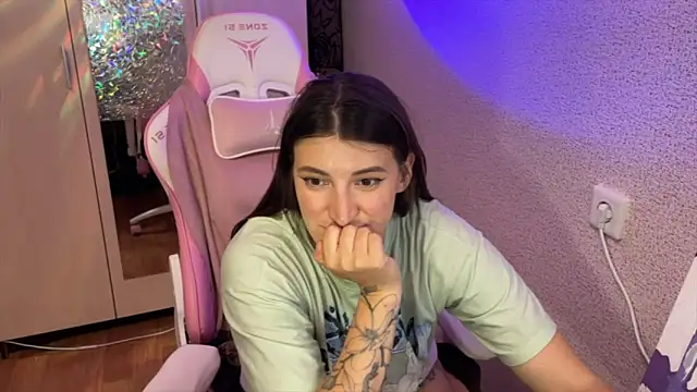 Katrin  kiss online show from April 16, 8:42 pm