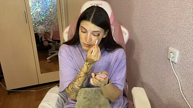 Snapshot of Katrin__kiss chatting on April 20, 5:16 pm Katrin kiss online show from April 20, 5:16 pm