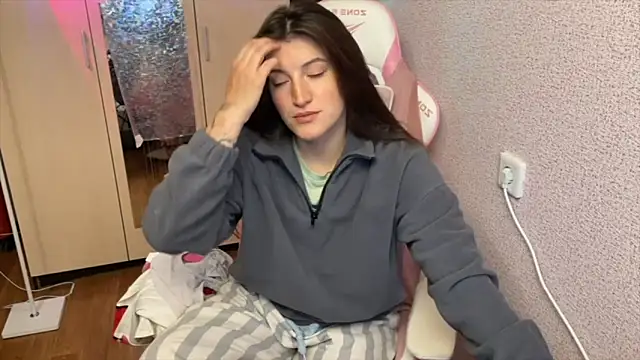 Snapshot of Katrin__kiss chatting on April 24, 4:31 pm Katrin kiss online show from April 24, 4:31 pm
