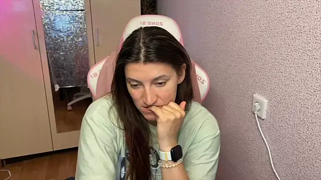 Snapshot of Katrin__kiss chatting on April 28, 5:40 pm Katrin kiss online show from April 28, 5:40 pm