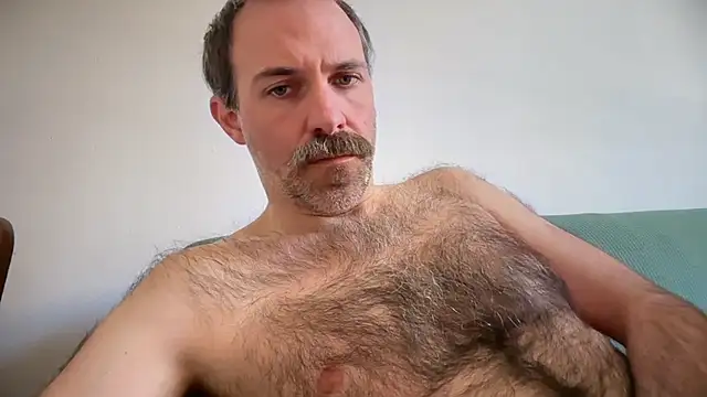 Snapshot of Brianjonest chatting on April 8, 11:54 am Brianjonest online show from April 8, 11:54 am