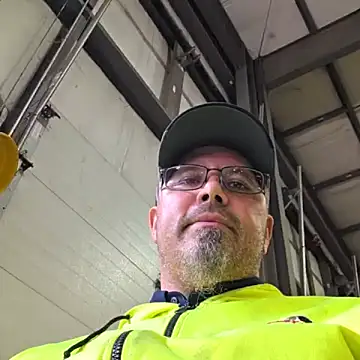 KrazyLegz online show from October 28, 3:36 pm