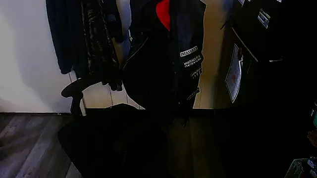 KrazyLegz online show from November 9, 6:17 pm