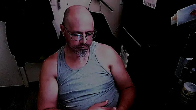 Snapshot of KrazyLegz chatting on May 23, 6:01 pm KrazyLegz online show from May 23, 6:01 pm