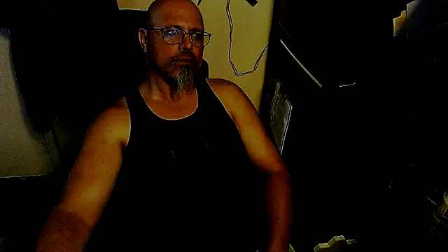 Snapshot of KrazyLegz chatting on May 24, 8:03 pm KrazyLegz online show from May 24, 8:03 pm
