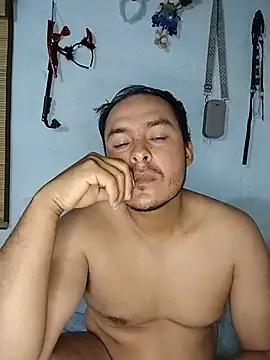 Snapshot of piton77 chatting on August 8, 8:38 am piton77 online show from August 8, 8:38 am