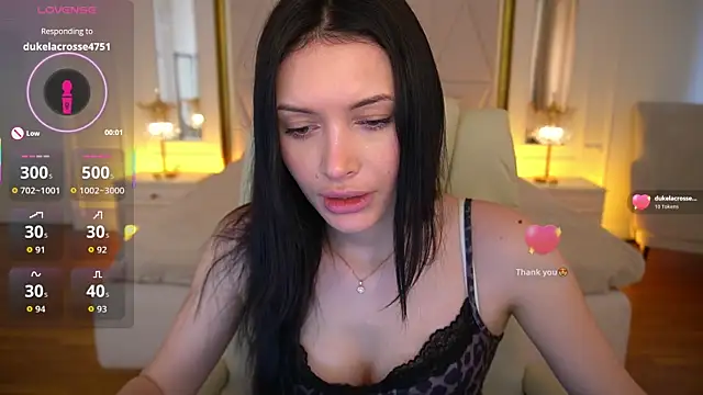 Snapshot of MilaSecrett chatting on June 4, 6:19 am MilaSecrett online show from June 4, 6:19 am