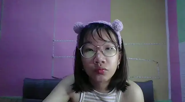 Snapshot of Nanoko chatting on December 9, 9:28 am Nanoko online show from December 9, 9:28 am