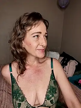 Snapshot of Deviant_Desires_xx chatting on October 19, 5:24 pm Deviant Desires xx online show from October 19, 5:24 pm