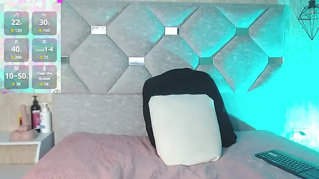 Danielaa a online show from April 14, 12:16 am