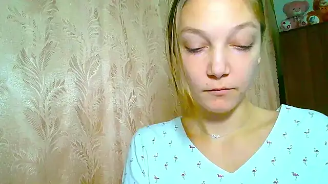 EmillyPlay online show from November 11, 8:58 am