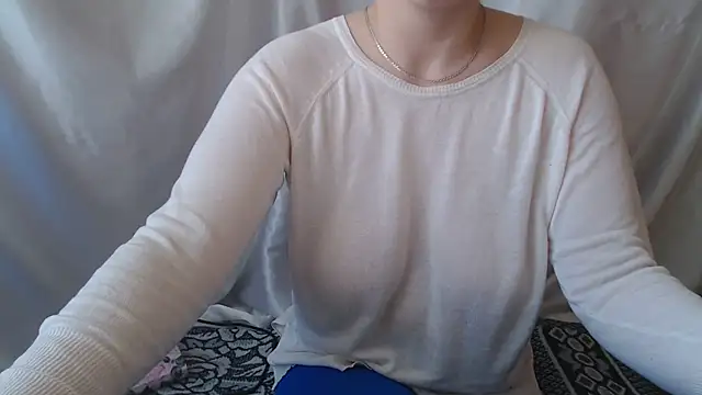 Snapshot of Burberrry_ chatting on April 22, 7:55 am Burberrry online show from April 22, 7:55 am