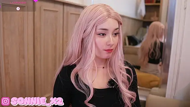 Snapshot of Sonnie_ chatting on February 10, 4:04 pm Sonnie online show from February 10, 4:04 pm