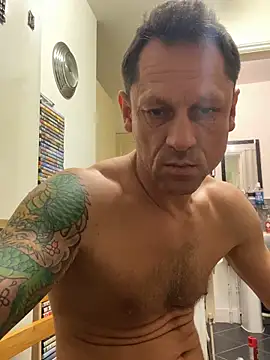 Snapshot of Yourhotboy_42 chatting on February 3, 9:18 pm Yourhotboy 42 online show from February 3, 9:18 pm