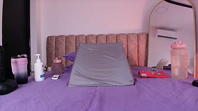 diane di online show from January 8, 7:16 pm