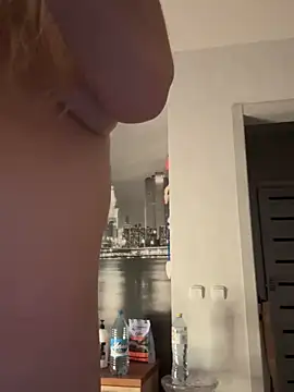 Adelina0001 online show from December 3, 2:52 am