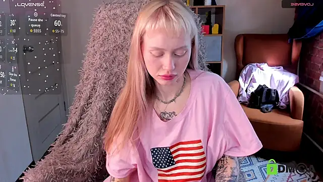 MalenaErnman online show from April 12, 10:42 am