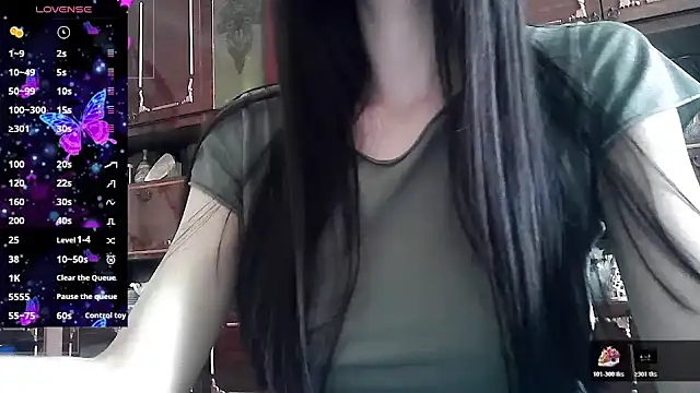 Snapshot of ElizaSwon chatting on June 16, 2:19 pm ElizaSwon online show from June 16, 2:19 pm